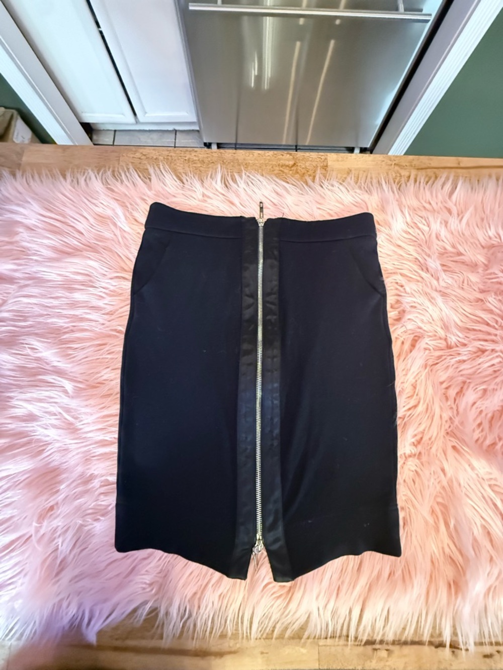 bebe Black Front-Zip Pencil Skirt with Pockets